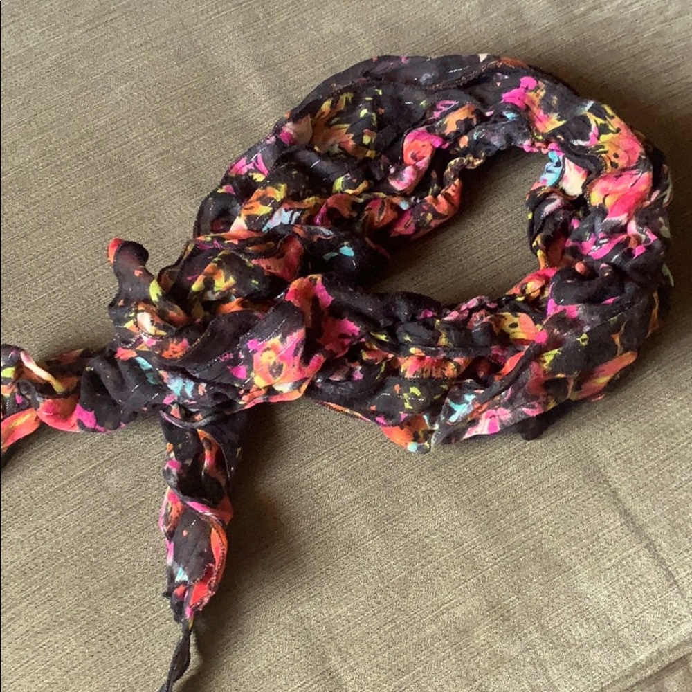 Ruffled Flower Print Scarf